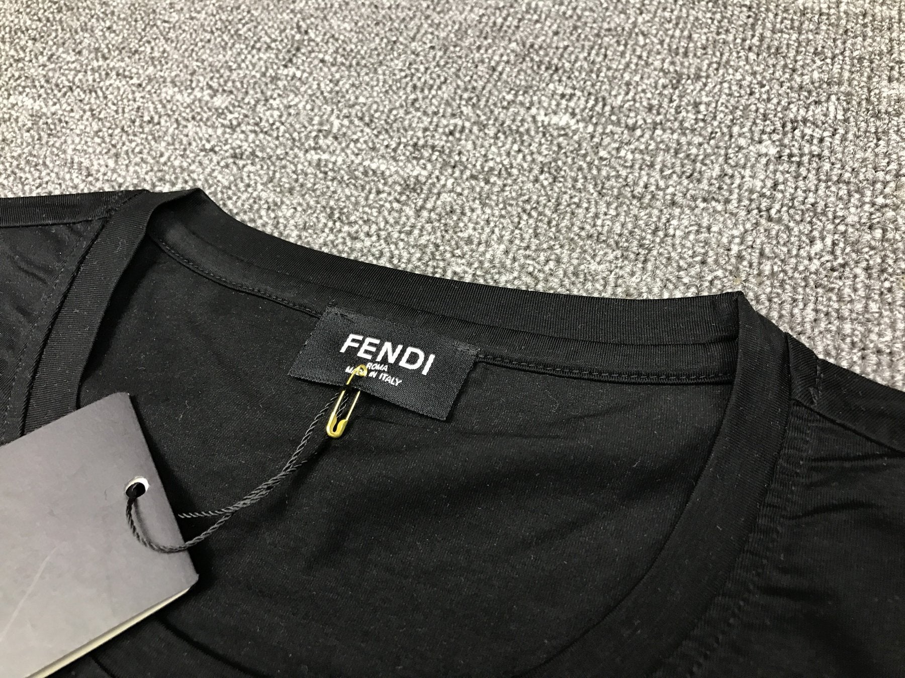 FENDI - T SHIRT