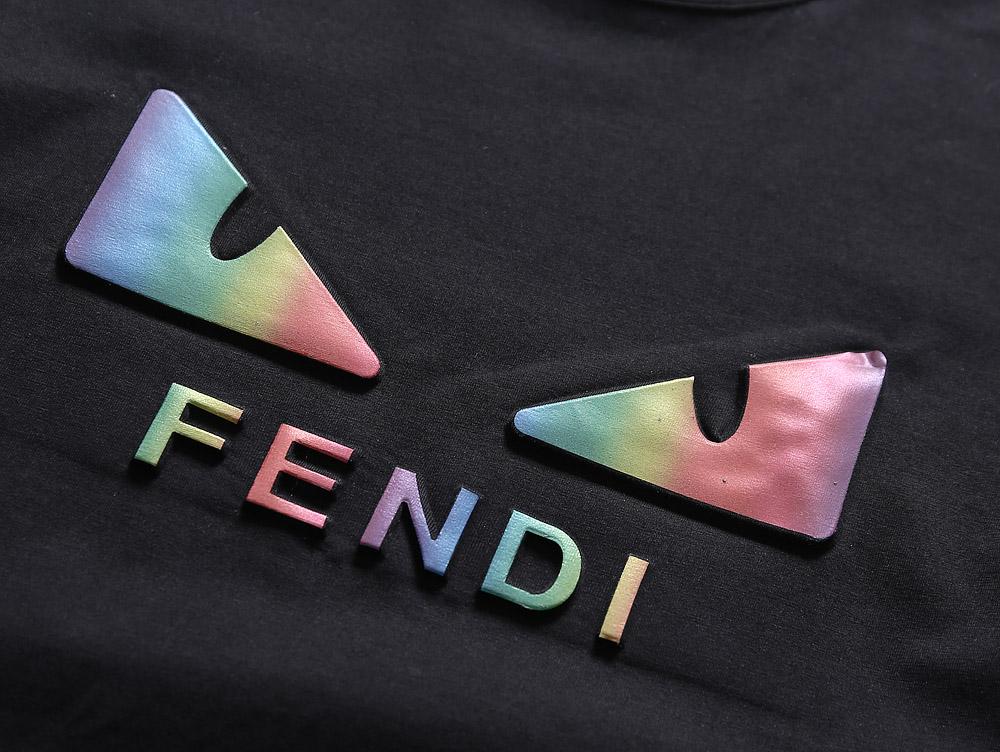 FENDI- T SHIRT