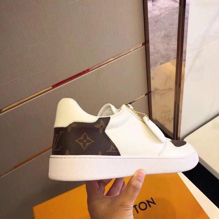 LOUIS VUITTON - SNEAKER